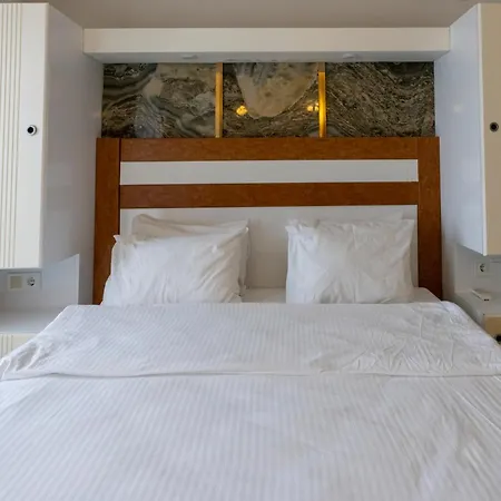 Hotel Sude *